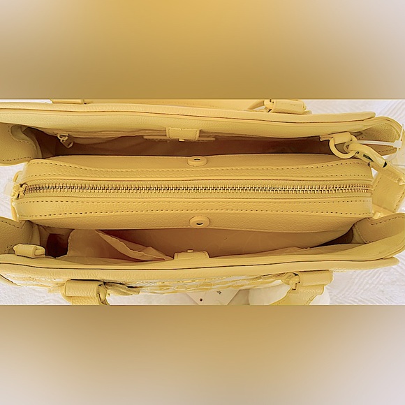 Betsey Johnson Daisy Floral XO Alfie Triple Compartment Satchel / Crossbody - Picture 8 of 11